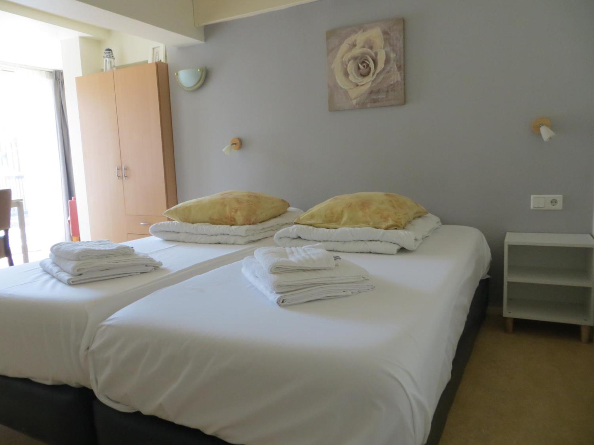 Hotel Rasch Bergen aan Zee Extérieur photo