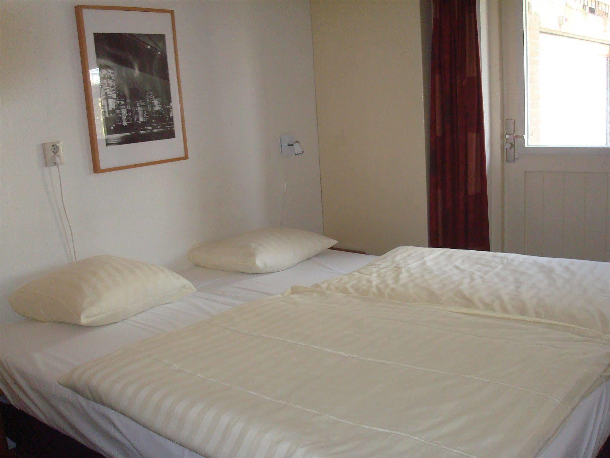 Hotel Rasch Bergen aan Zee Extérieur photo