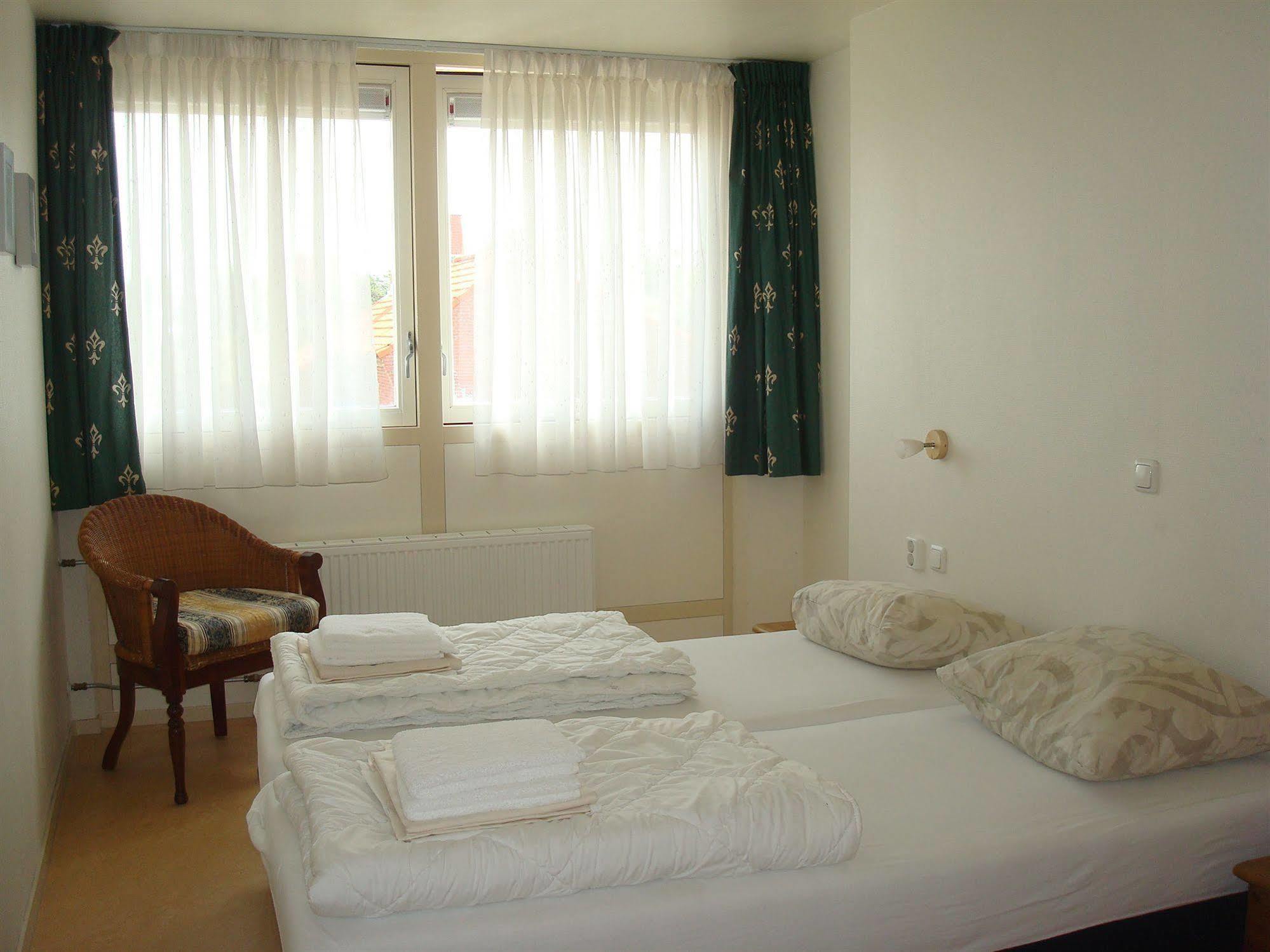 Hotel Rasch Bergen aan Zee Extérieur photo