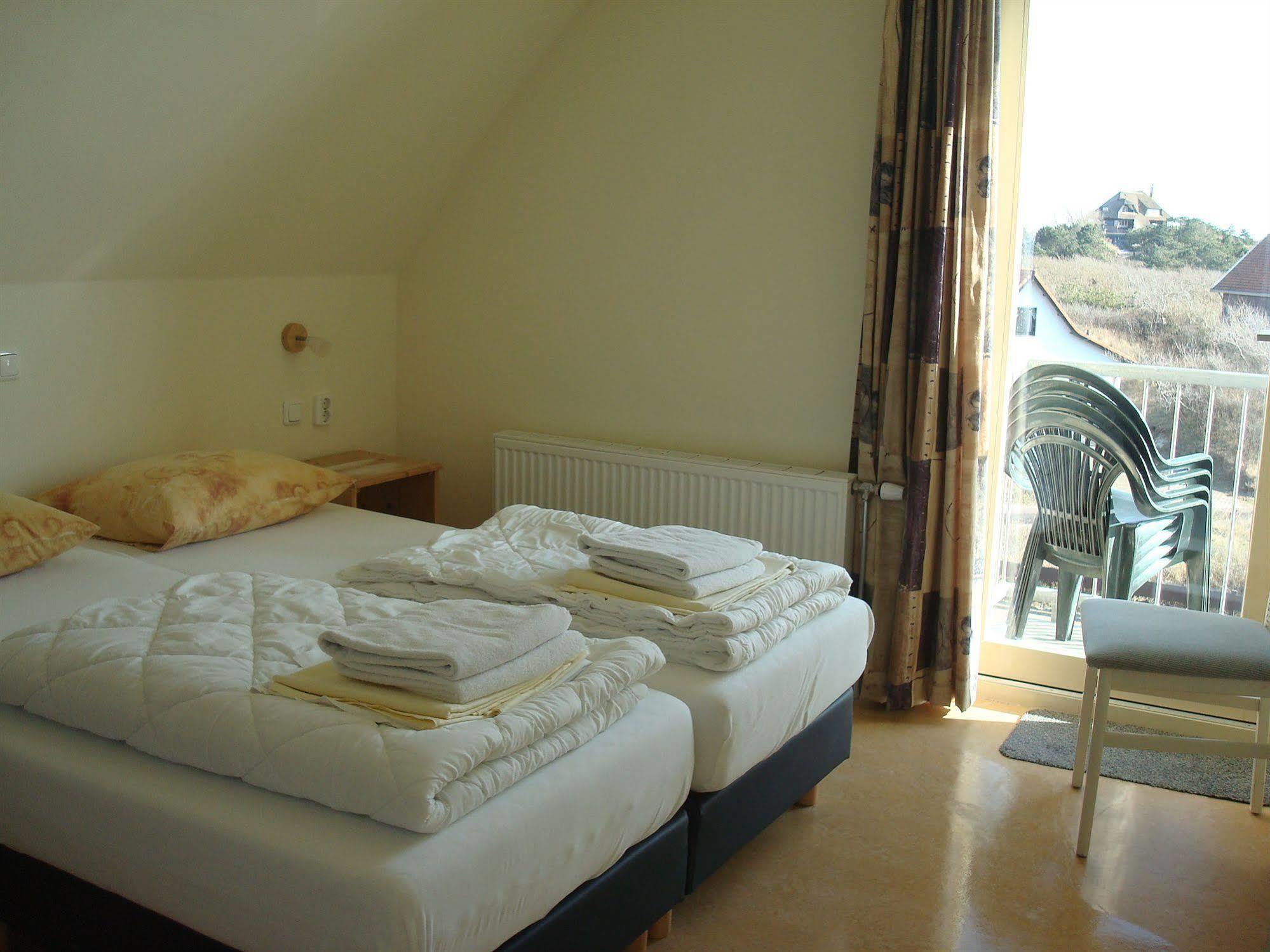 Hotel Rasch Bergen aan Zee Extérieur photo